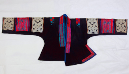 Buyei woman’s formal ensemble from Biandanshan,Zhenning
