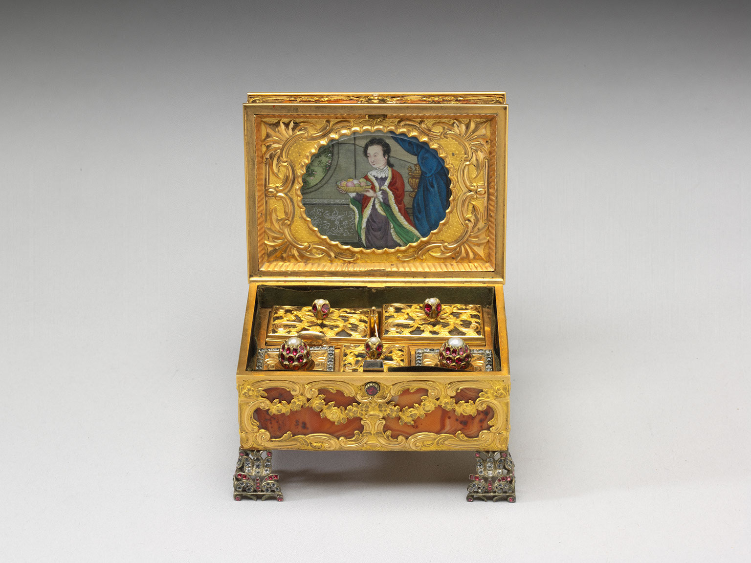 Makeup Case Inlaid with a Timepiece