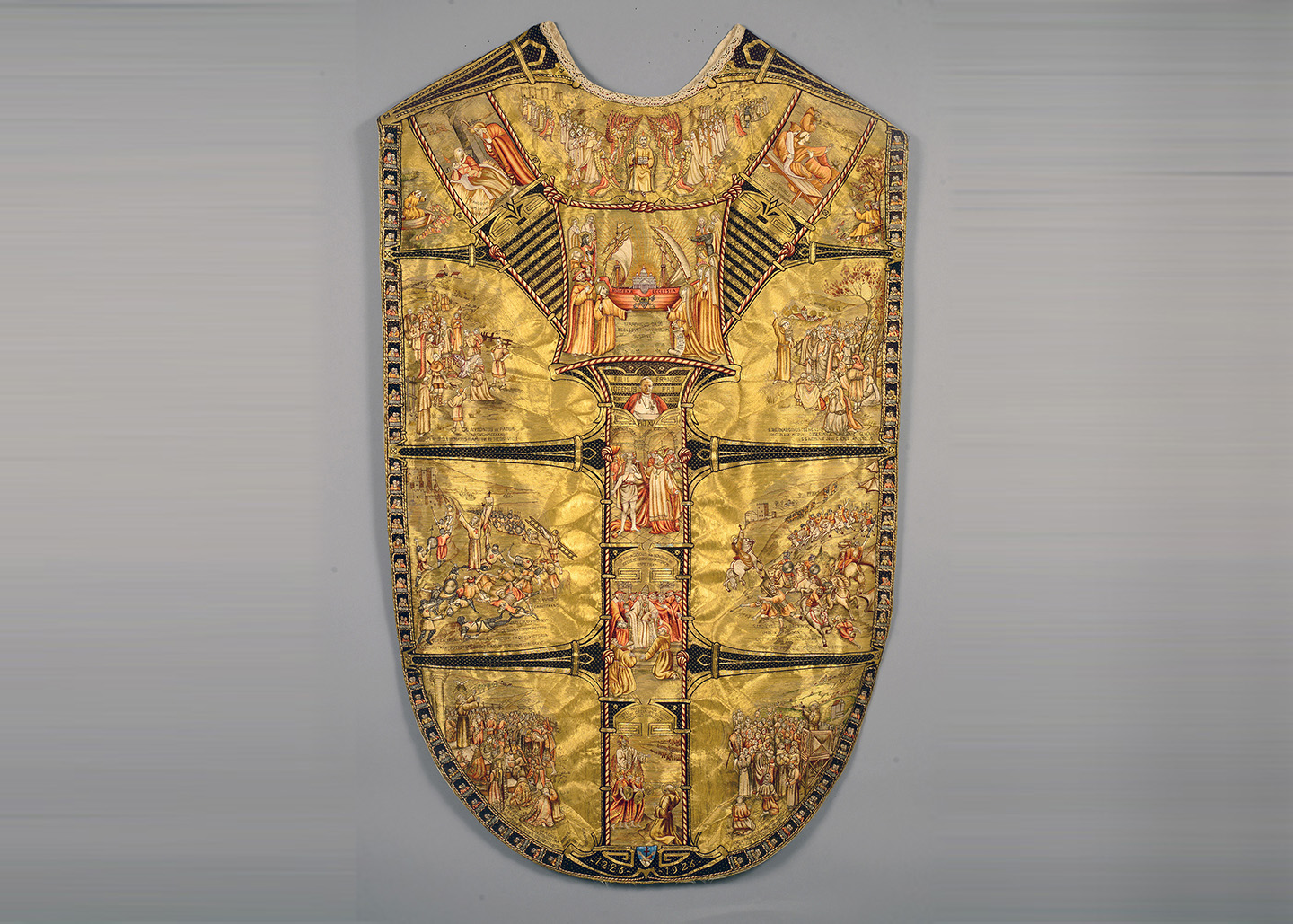 Aureate chasuble with stole and maniple of Pope Pius XI (r. 1922-1939)
