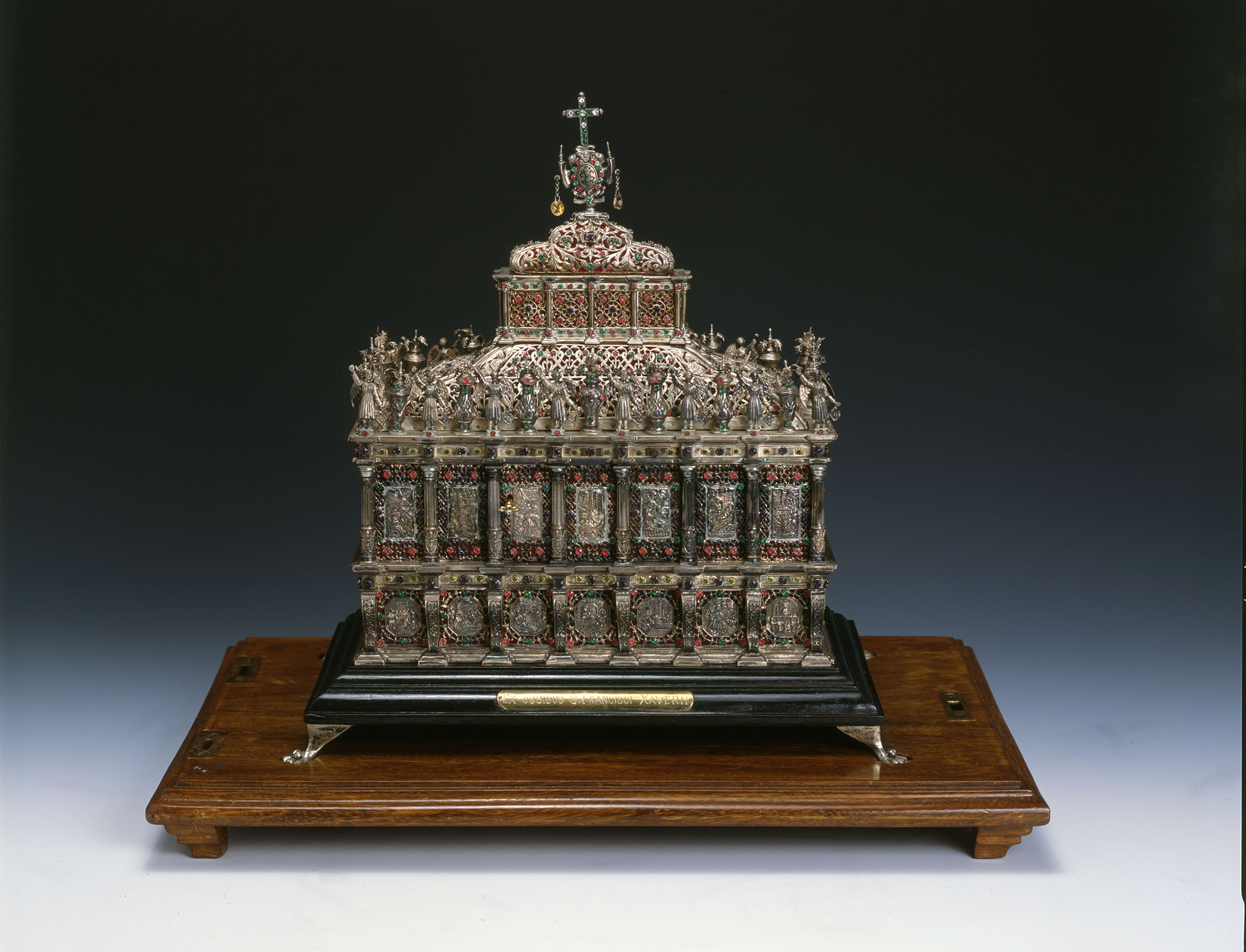 フランシスコ・ザビエル（1506-1552年）の聖骨箱と聖遺物