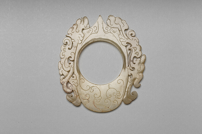 Jade She Thumb Ring-shaped Pendant with Dragon Pattern