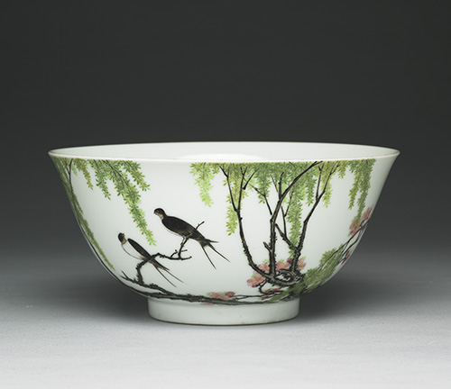 Porcelain bowl with willow and swallow in falangcai painted enamels
