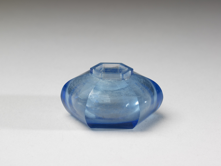 Blue glass water container Yongzheng reign (1723-1735), Qing dynasty