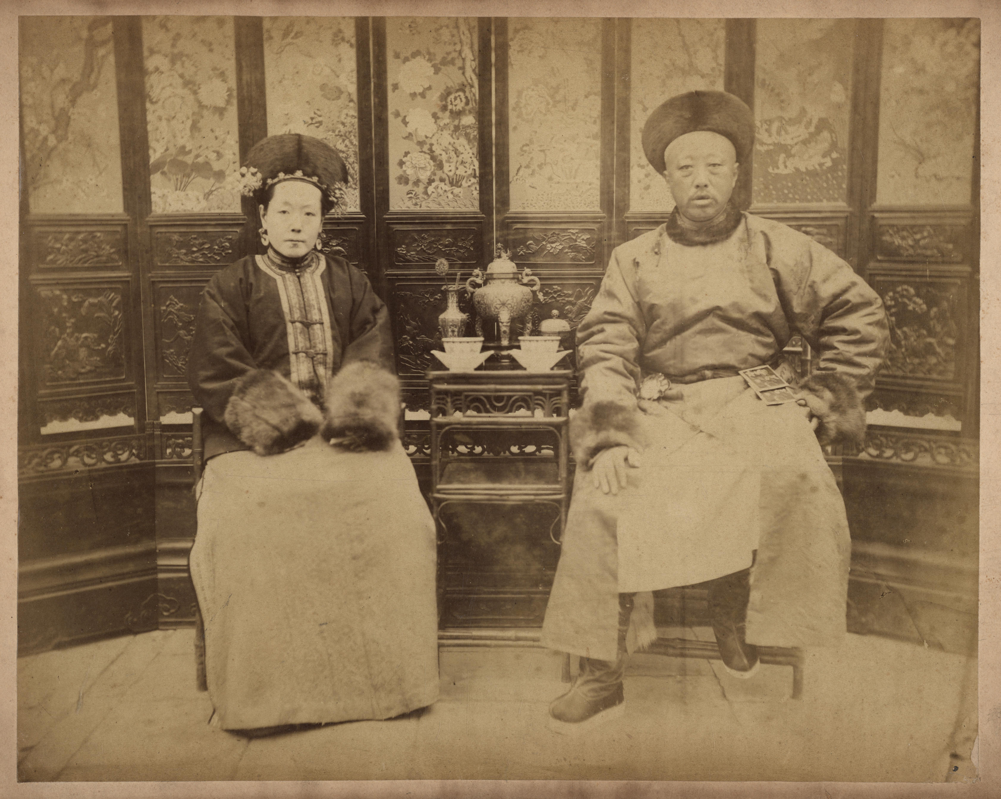 Yixuan and his wife Yehenara