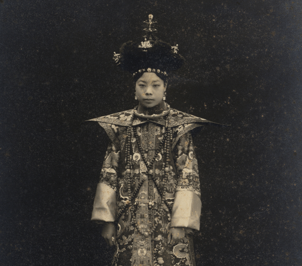 Portrait of Wenxiu in court attire 