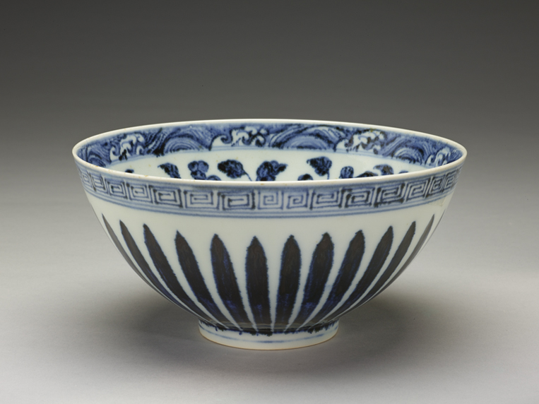 Bowl with four-seasons flowers decoration in underglaze blue, Ming dynasty, Yongle reign (1403-1424)