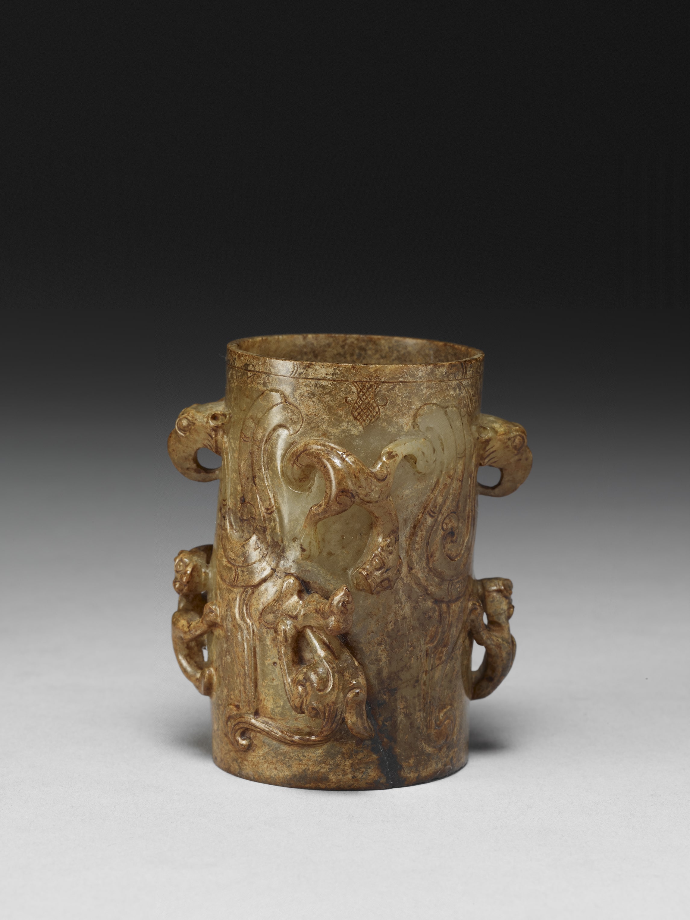 Jade Zhi Cup with Bird and Beast Pattern