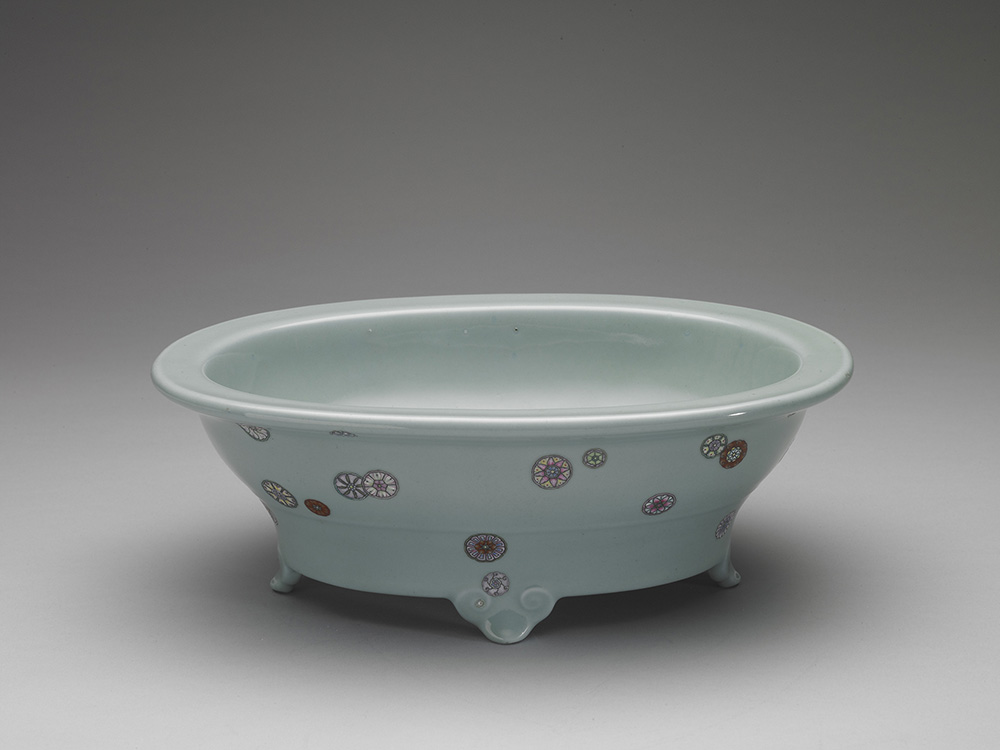 Narcissus Planter with Circular Flower Motifs