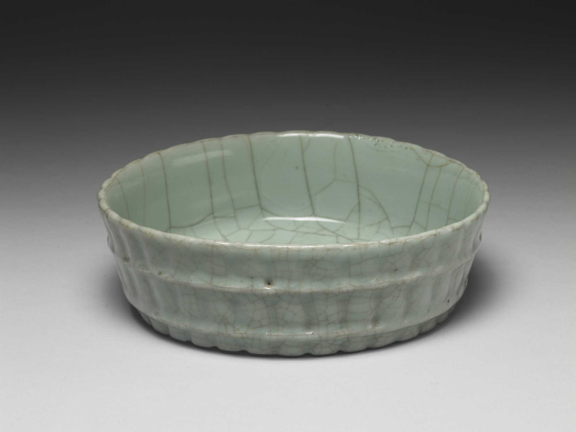 Washer with Encircled Design in Celadon Glaze
