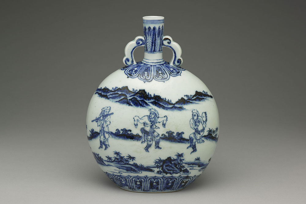 Flask with figures in underglaze blue_preview
