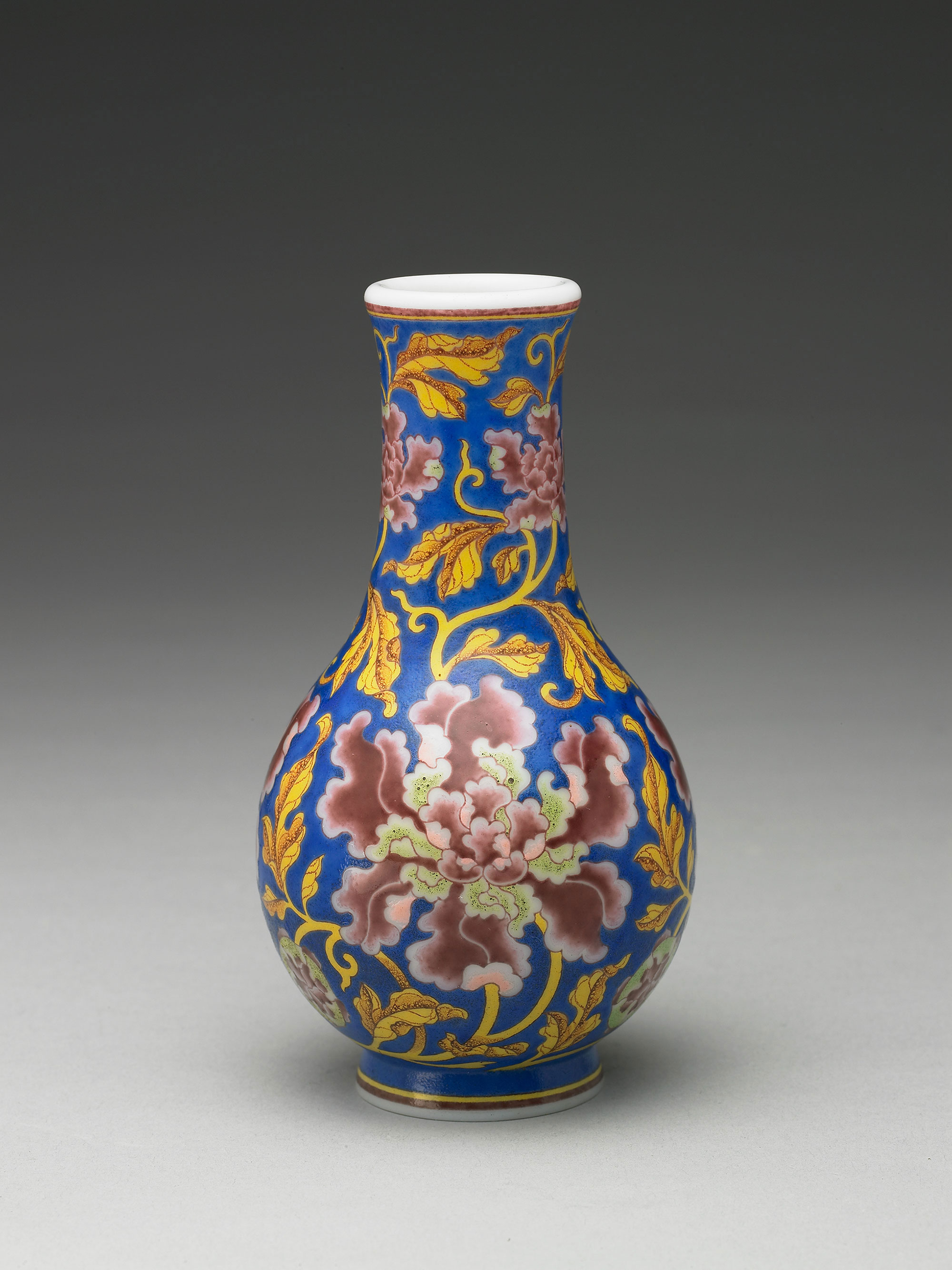 Glass gallbladder-shaped vase with peonies in painted enamels