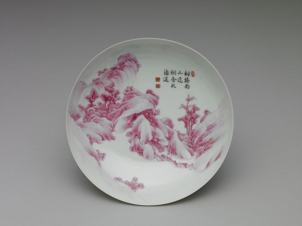 Dish with red 'Longevity Mountain and Fortune Sea' motif inside a green exterior in falangcai painted enamels