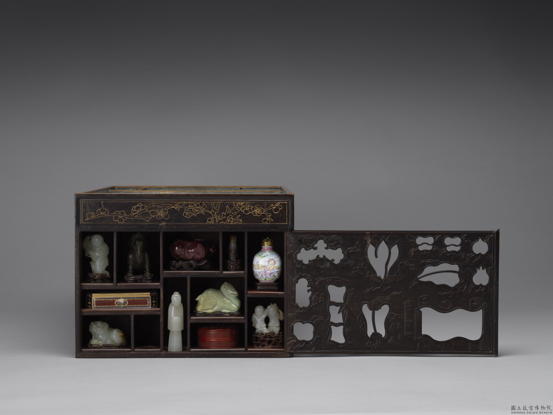 Sandalwood rectangular box with antiques design