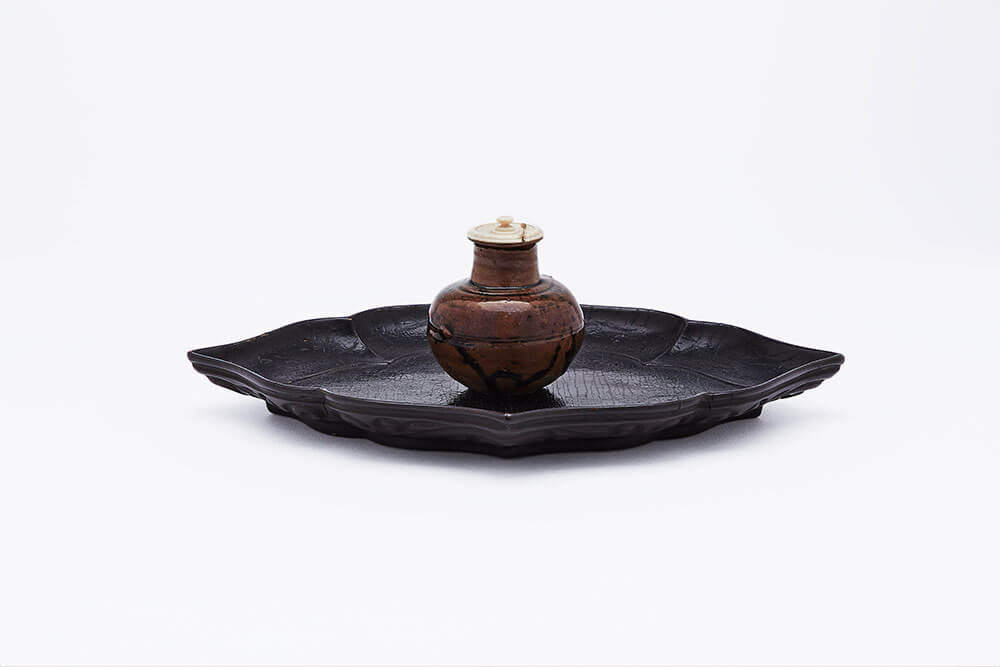 Karamono tea container (Chaire) with round base, known as 'Sogyu Marutsubo'_preview