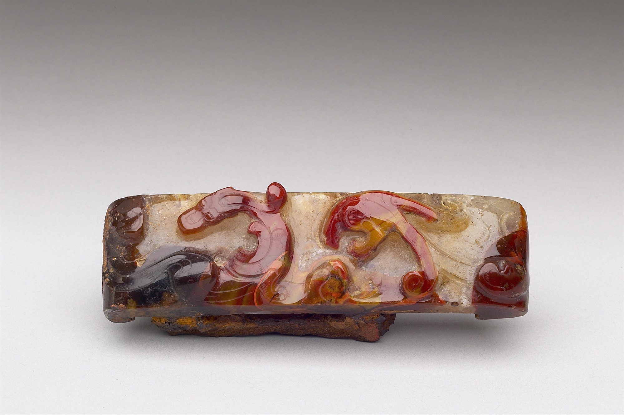 Agate scabbard slide with dragon decoration Middle-to- late Western Han dynasty, 140 BCE-8 CEpreview