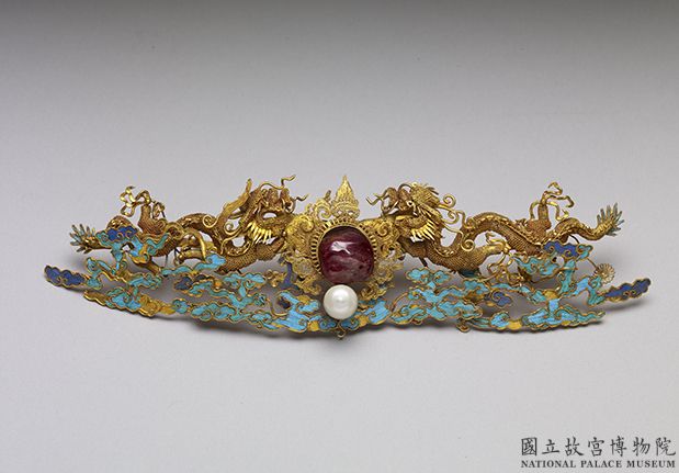 Gold filigree hairpin with kingfisher feather and pearl-and