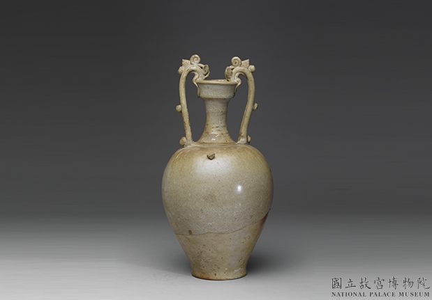 White porcelain vase with double dragon-shaped handles, Tang