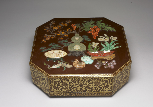 清 十八－十九世紀 嵌玉石博古圖八方盒