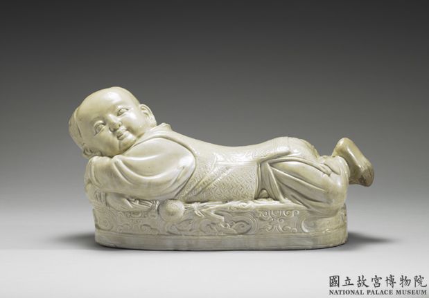 北宋 十二世紀 定窯 白瓷嬰兒枕