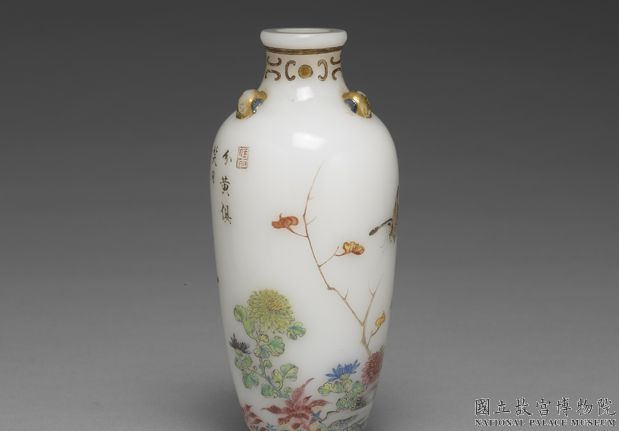 Glass vase with flower and butterfly in falangcai painted enamels