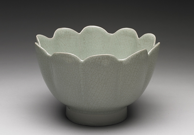 Ju Ware Bowl in the Shape of a Lotus