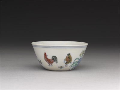 Porcelain chicken cup in doucai painted enamels