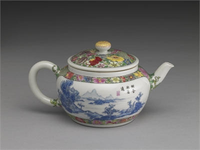 Teapot with blue landscape in falangcai polychrome enamels