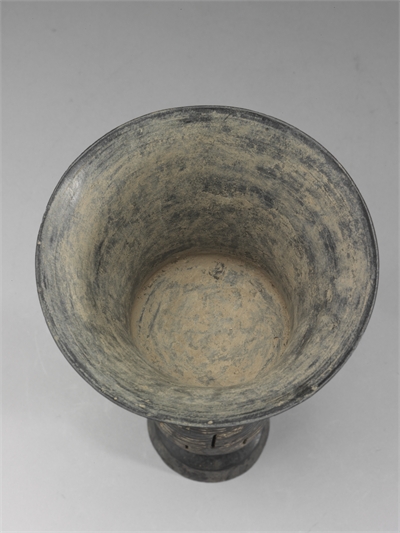 Black pottery stemcup