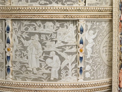 Ivory Four-tiered Food-Carrying Case in Openwork Relief