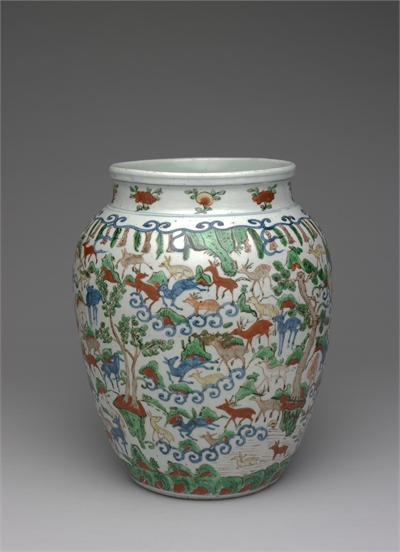 Vase with wucai polychrome decoration of 